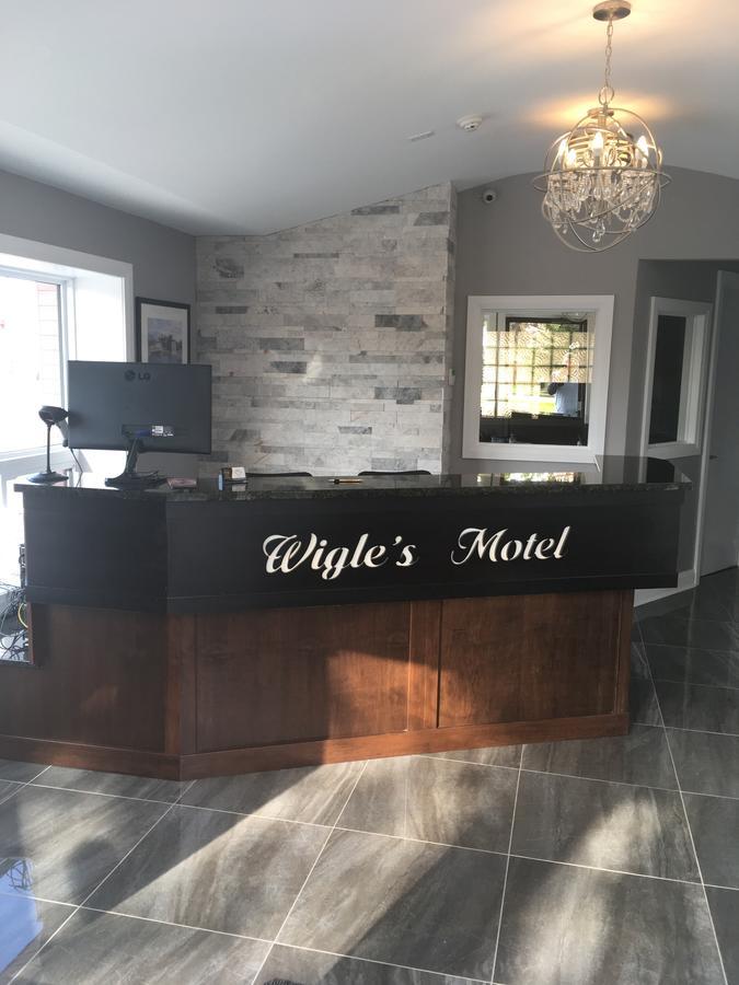 Wigles Motel Leamington Dış mekan fotoğraf