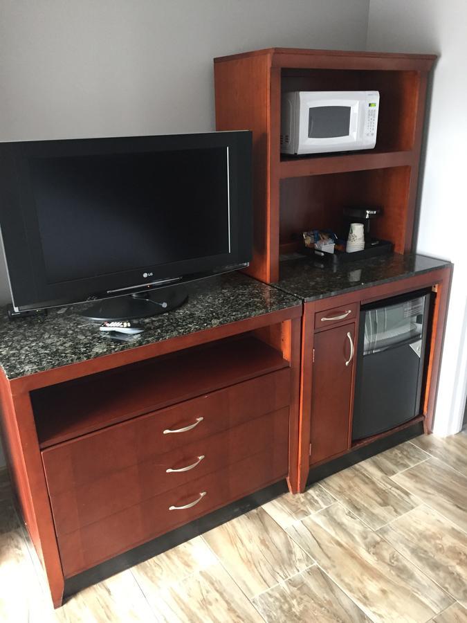 Wigles Motel Leamington Dış mekan fotoğraf